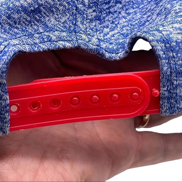 Superman Snap Back Cap - Picture 3 of 6